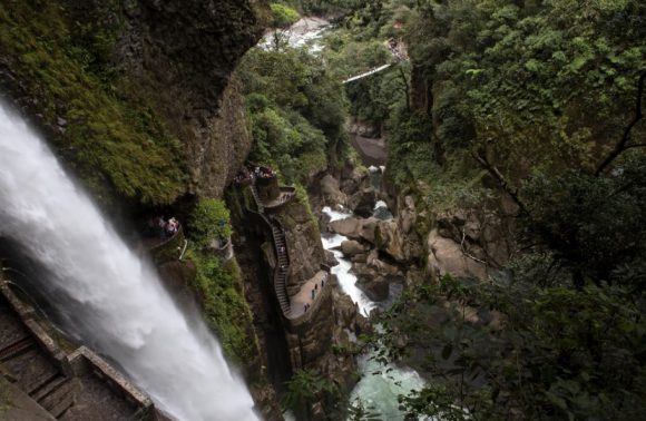 BAÑOS DE AGUA SANTA